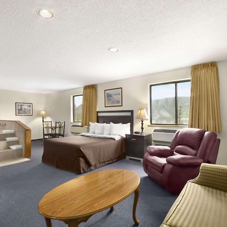 Super 8 By Wyndham Williams Lake Bc Extérieur photo