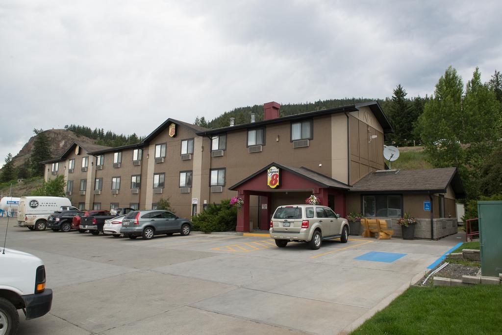 Super 8 By Wyndham Williams Lake Bc Extérieur photo
